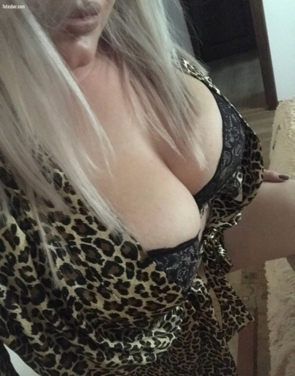 Порно фото Сочная блондинка с красивой грудью смотреть бесплатно