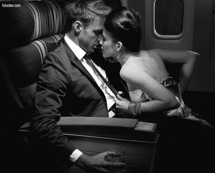 Порно фото Девушка пристает к парню в самолете смотреть бесплатно
