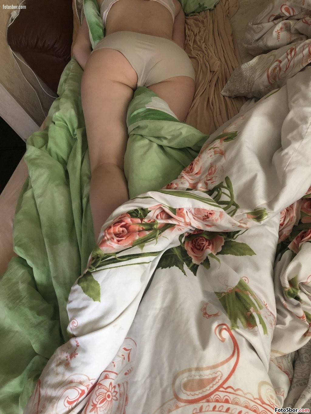 Порно фото Спит в нижнем белье после траха смотреть бесплатно