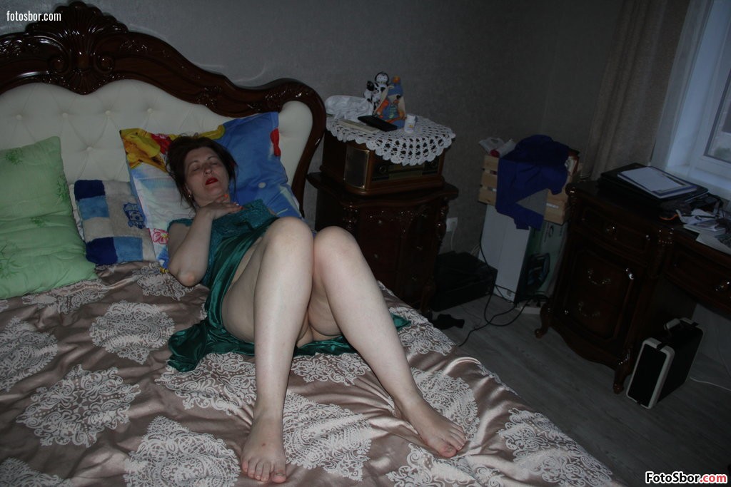 Порно фото Мачеха уснула без трусов смотреть бесплатно