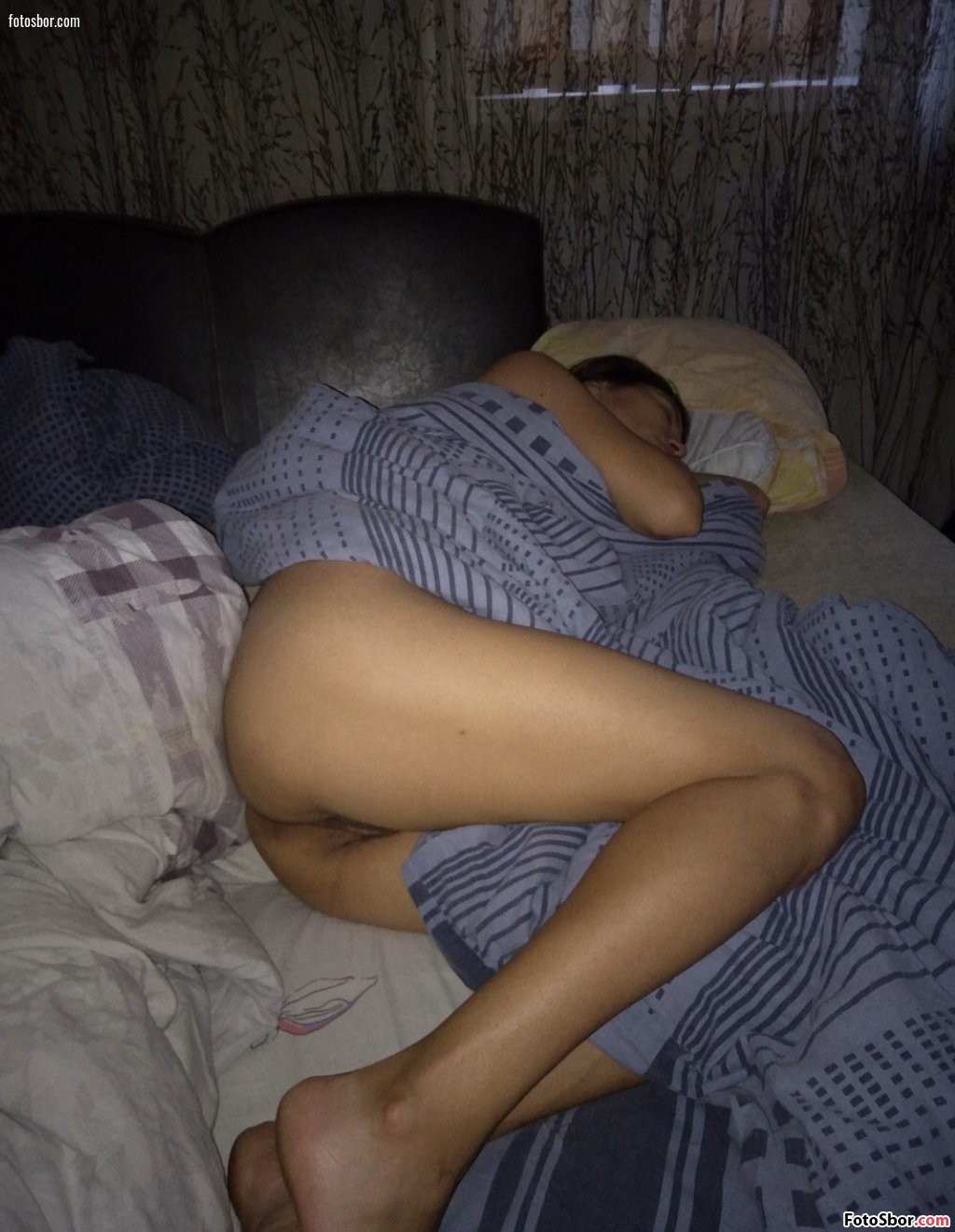 Порно фото Сестра уснула голой смотреть бесплатно