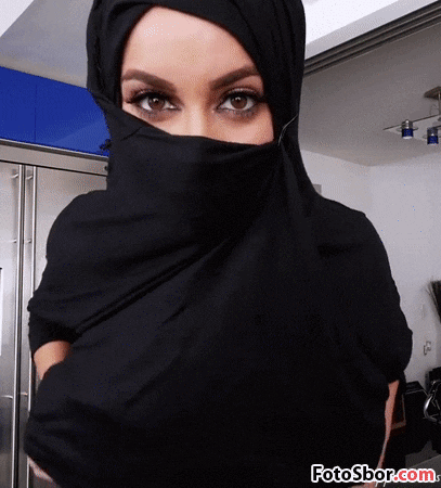 Порно гиф В хиджабе с голой грудью смотреть бесплатно