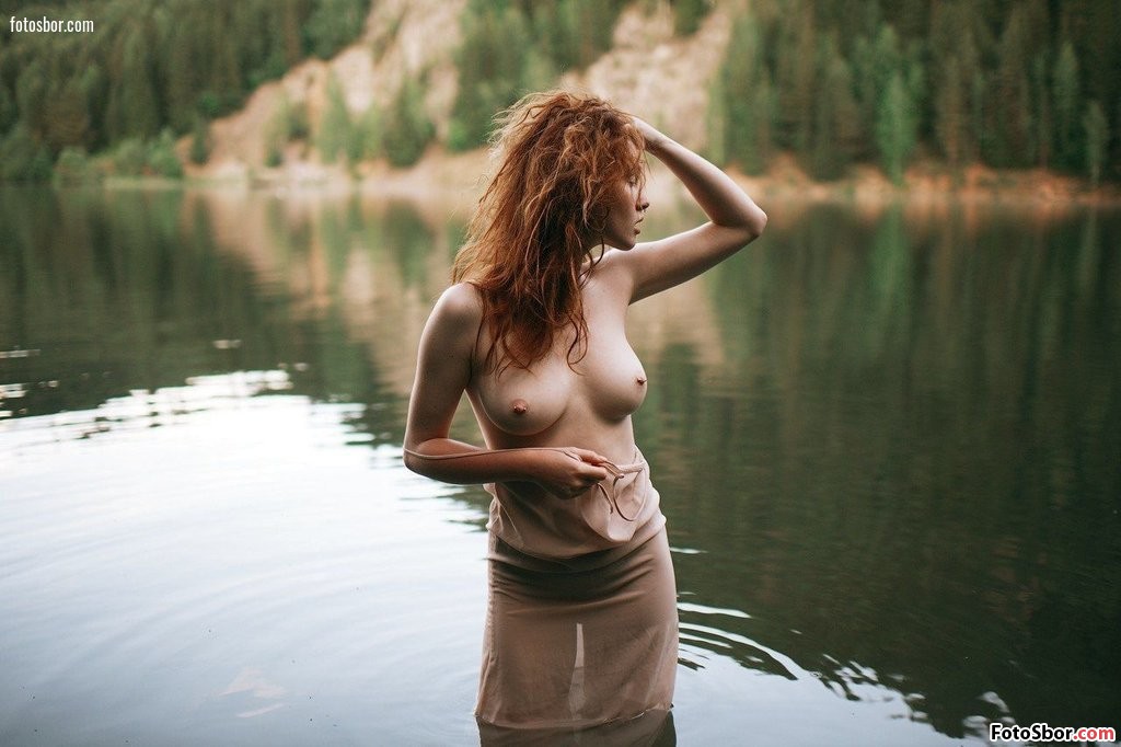 Порно фото Рыжая девушка в озере смотреть бесплатно
