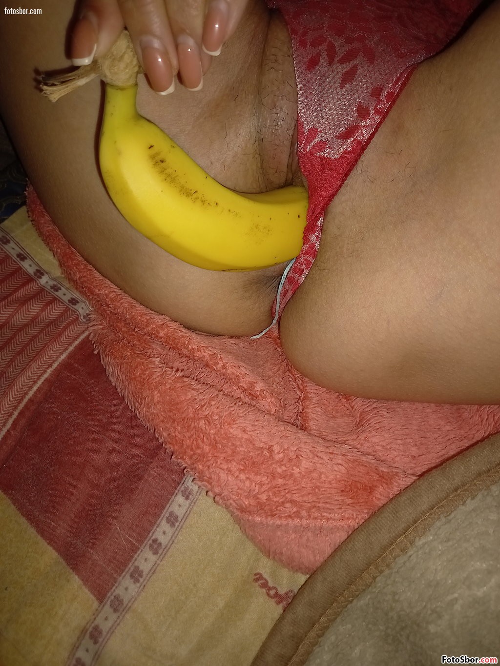 Порно фото Не перестаёт всовывать банан смотреть бесплатно